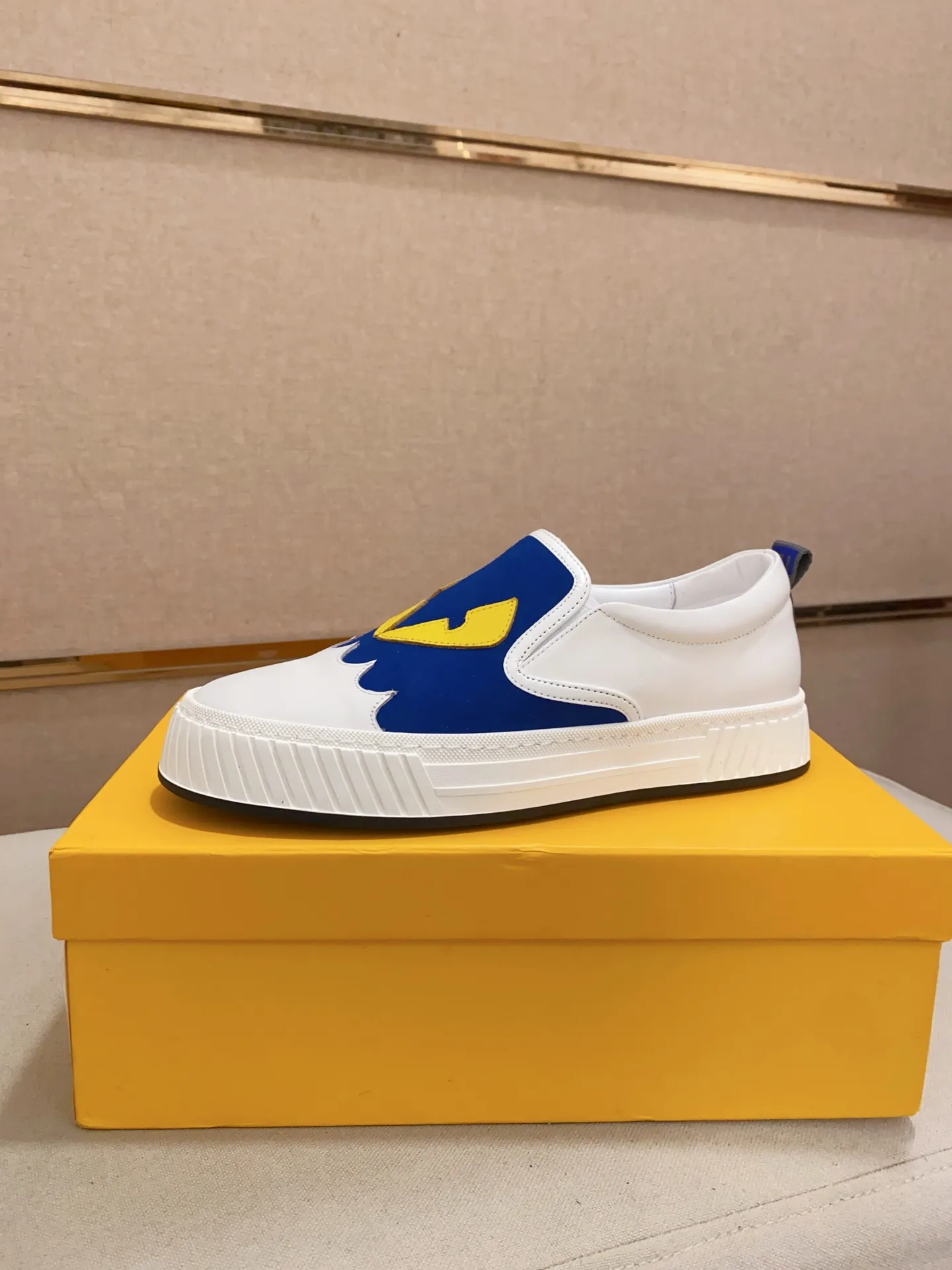 Men's shoes 💰 400💰 (fendi) New style 👊🏻 upper 🇮🇹 imported cowhide fabric 🇩🇪 lining imported sheepskin lining. The original outsole is molded to highlight the identity of every man, and the upper foot is elegant and stable🚶🏻🚶🏻The high-end custom counters reproduce the original version📯No matter the wind or rain, the shoe last remains unchanged and can withstand the verification of time🔍️,🔵 Size: 38-44